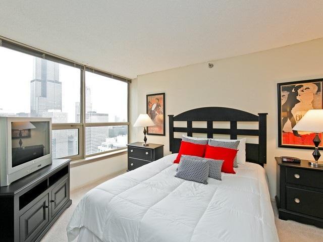 Corporate Suites Network - 555 W. Madison Apart-hotel 3*