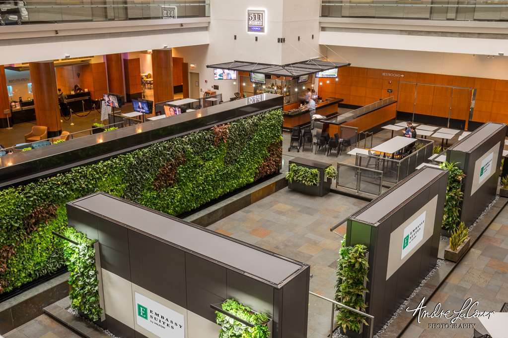 Embassy By Hilton Downtown Magnificent Mile 4*