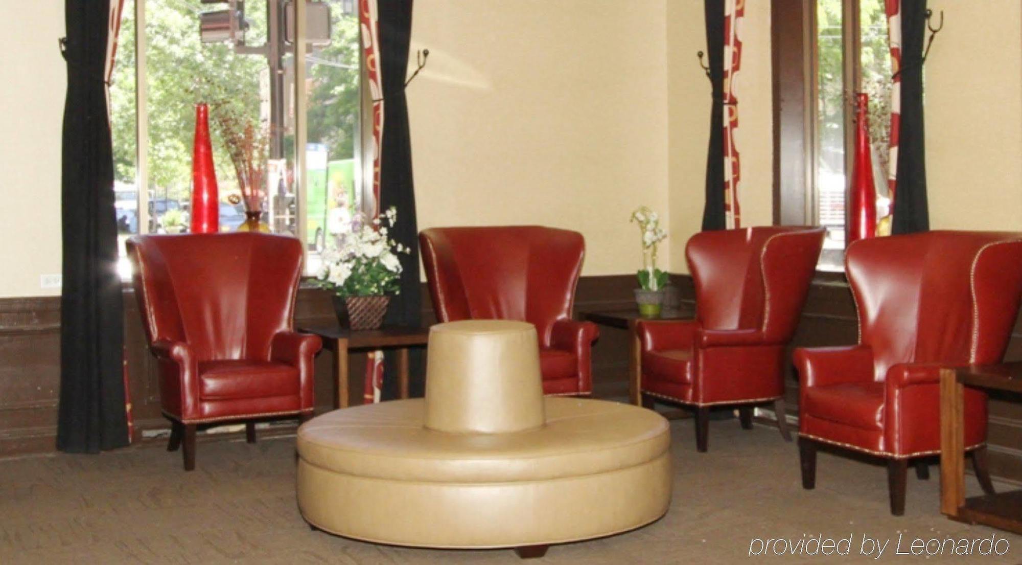 Saint Clair - Magnificent Mile Hotel 4*