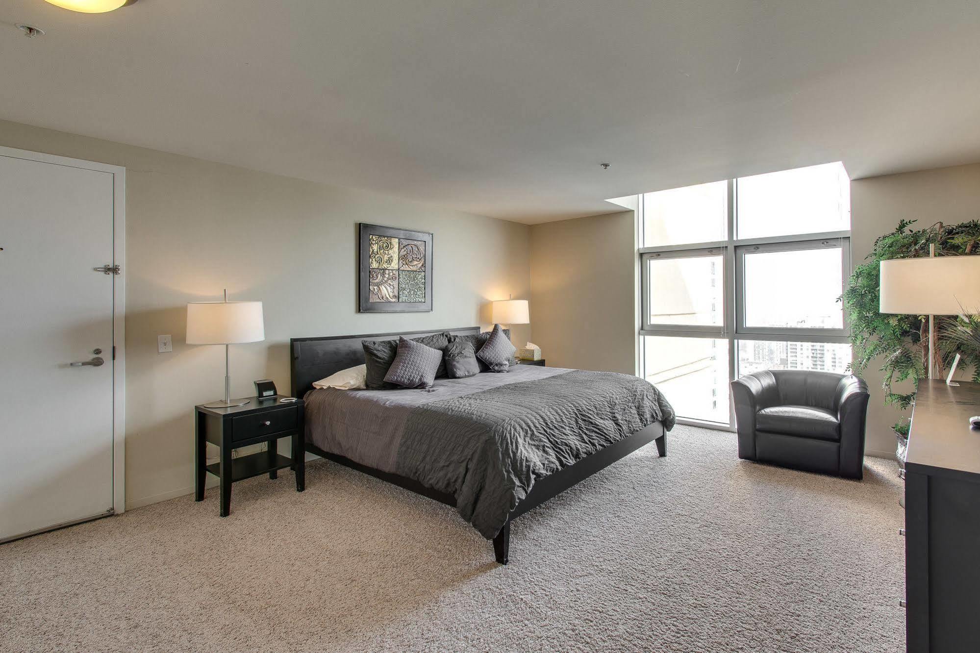 The Penthouse At Grand Plaza 4*