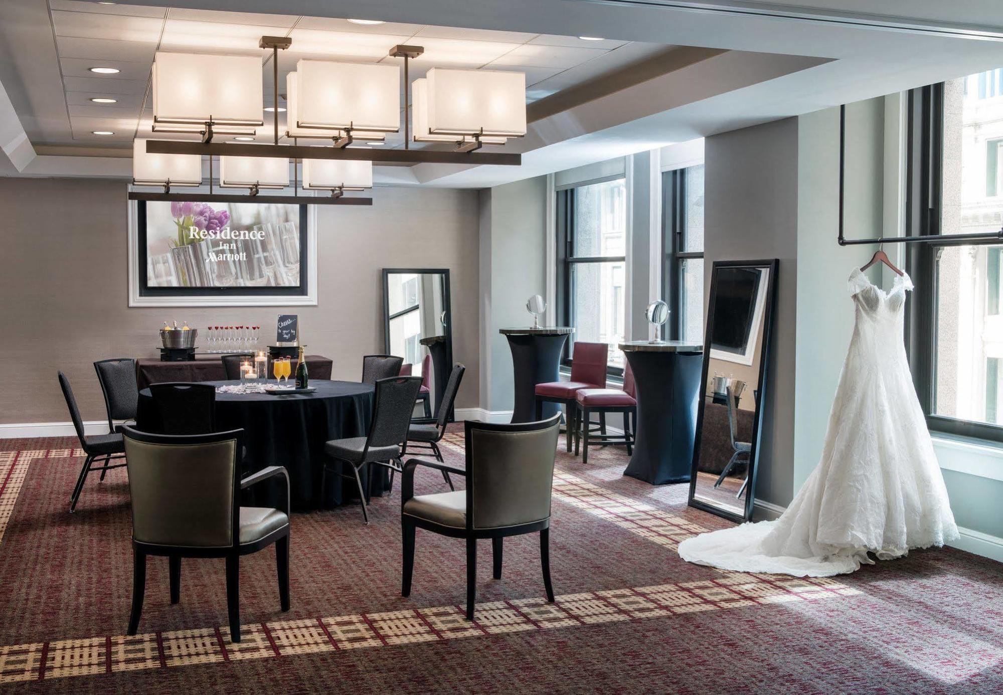 By Marriott Downtown/loop 3* Chicago