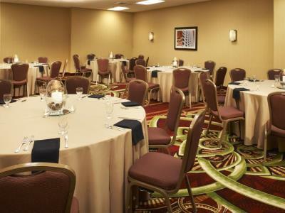 Courtyard By Marriott Downtown/river North Hotel 3*