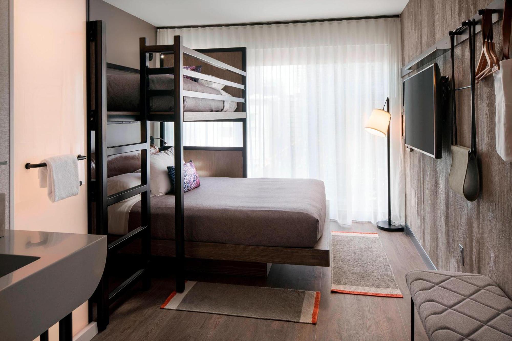 Moxy Downtown 3* Chicago
