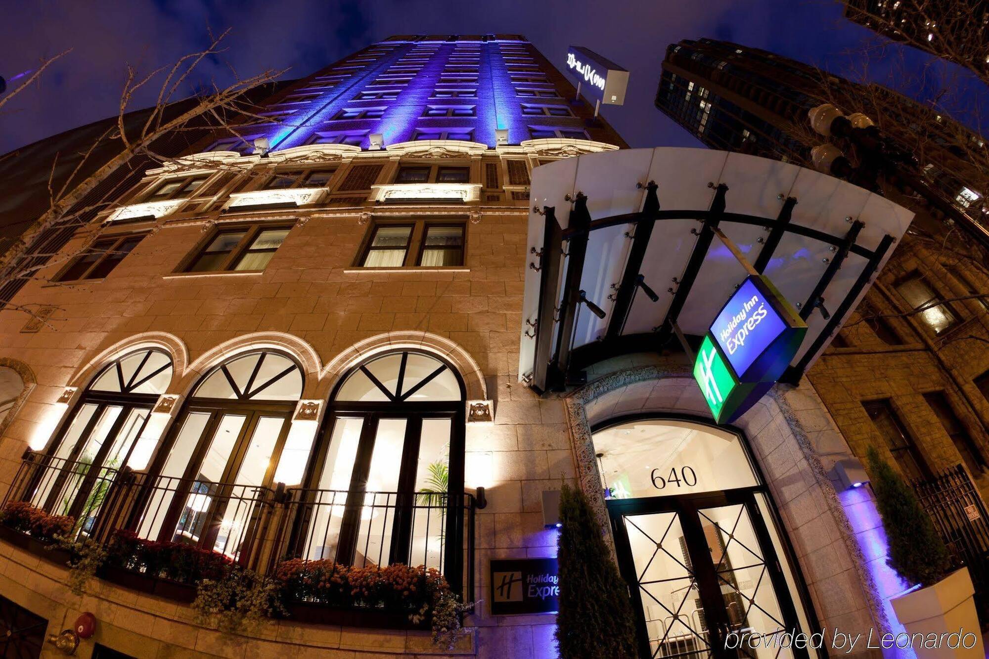 Express - Magnificent Mile By Ihg Hotel 3*