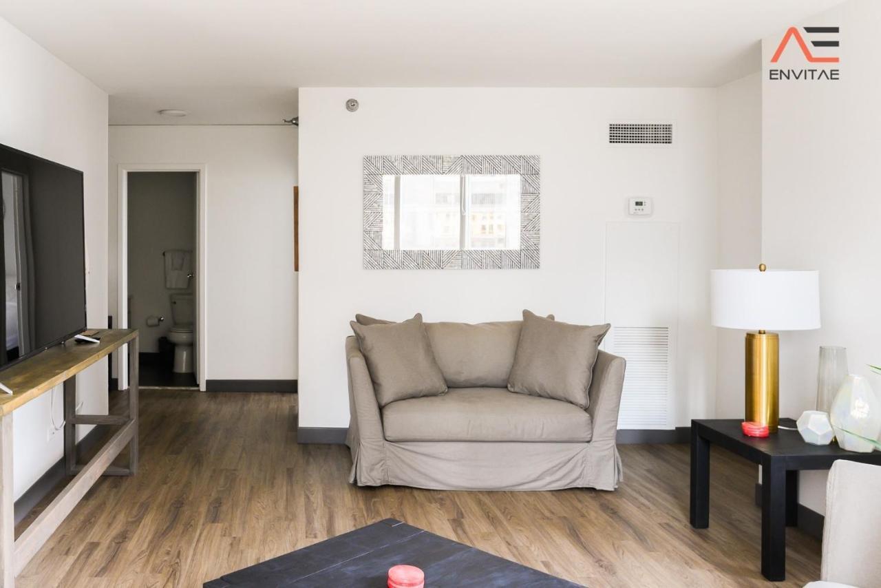 Envitae 2br Vibrant High-rise Penthouse Apartment