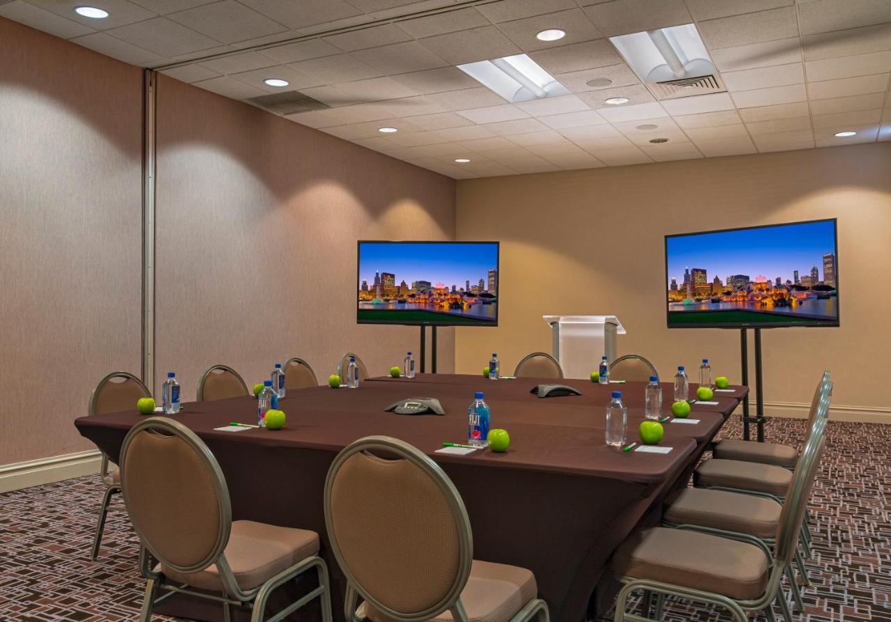 Mart Plaza River North, An Ihg 4* Chicago