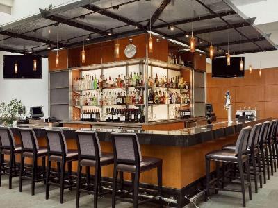 Embassy By Hilton Downtown Magnificent Mile Hotel 4*